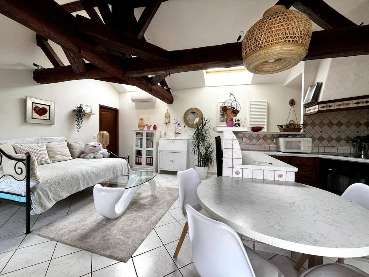 Appartement entier, One-Bedroom Apartment with Garden View in Chaponost, Lyon et ses environs