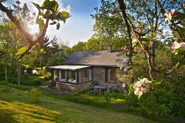 Ferienhaus für 3 Personen, mit Terrasse und Garten in Gros Fays