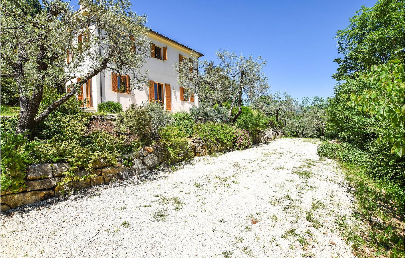 Casa vacanza per 8 persone con piscina in Toffia, Terminillo