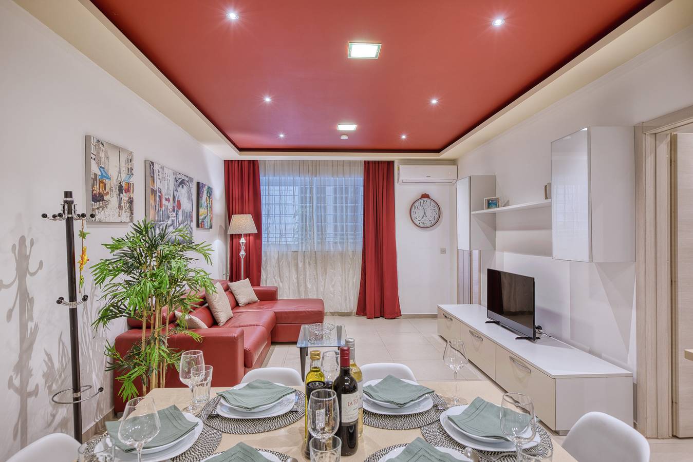 Entire apartment, Holiday apartment for 6 people with balcony in Tas-Sliema, Malta Island
