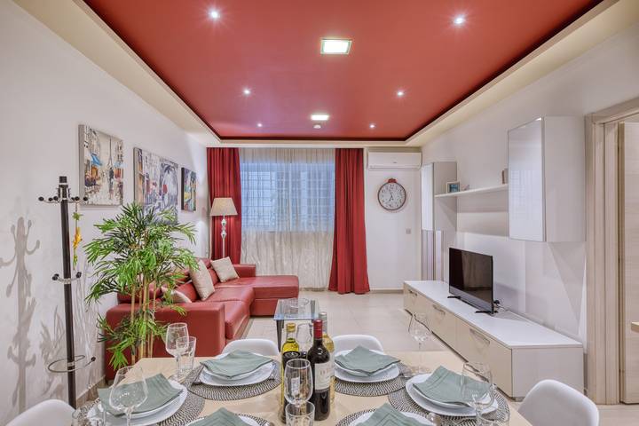 Apartment for 6 people, with Balcony in Tas-Sliema