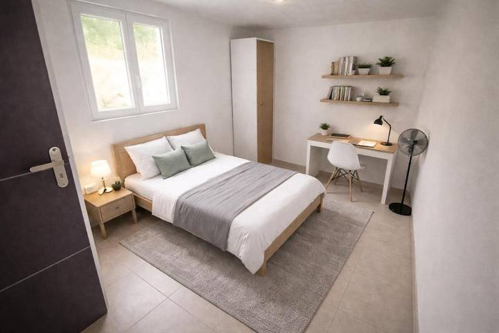 Location de vacances pour 9 personnes, avec terrasse et vue ainsi que piscine et jardin, animaux acceptés à Allègre-les-Fumades - 3