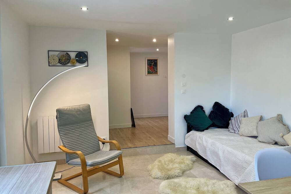Entire apartment, Elegant 2-Bedroom Apartment with Sauna & Private Garden – Le Havre d’Athéna in Castelnaudary, Carcassonne region