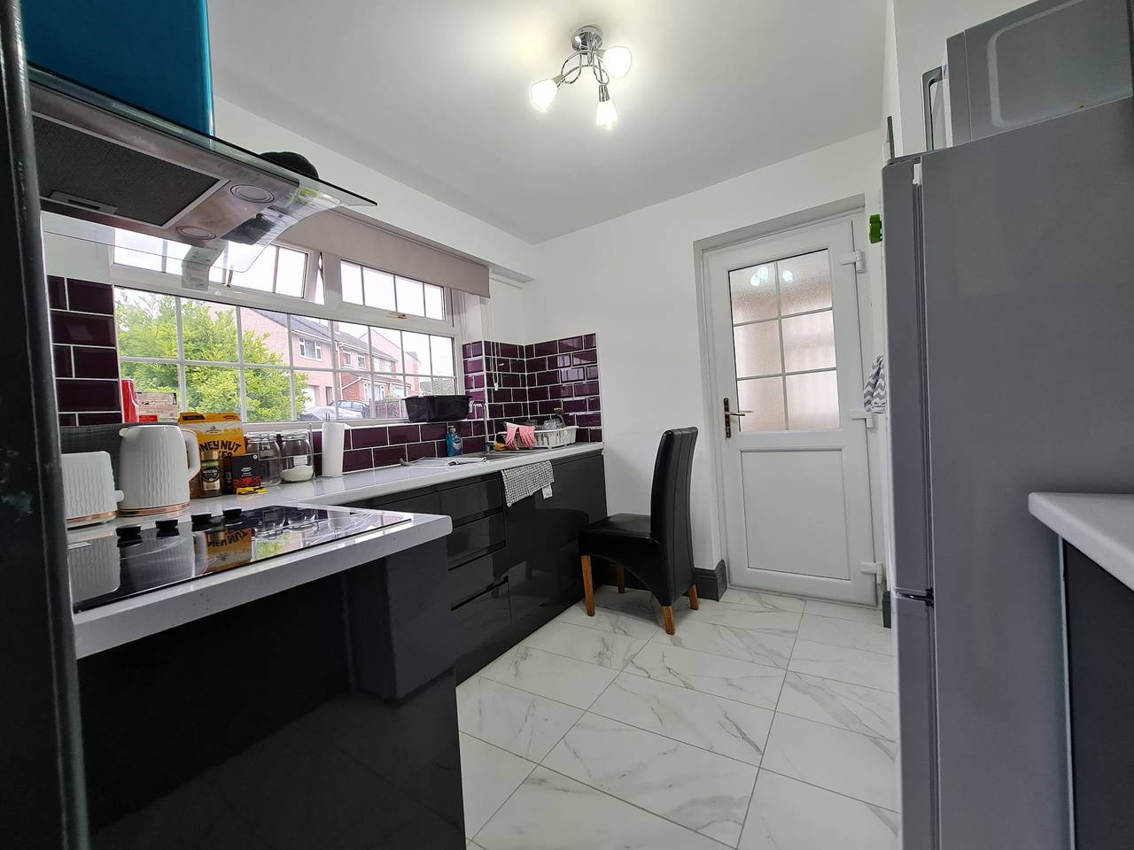 Bristol 2-Bed Bungalow, Sleeps 4, Parking in Bitton, South Gloucestershire