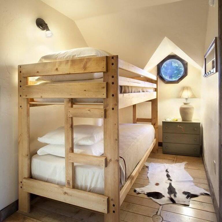 Adobe-Haus im Westgletscher in West Glacier, Glacier-Nationalpark