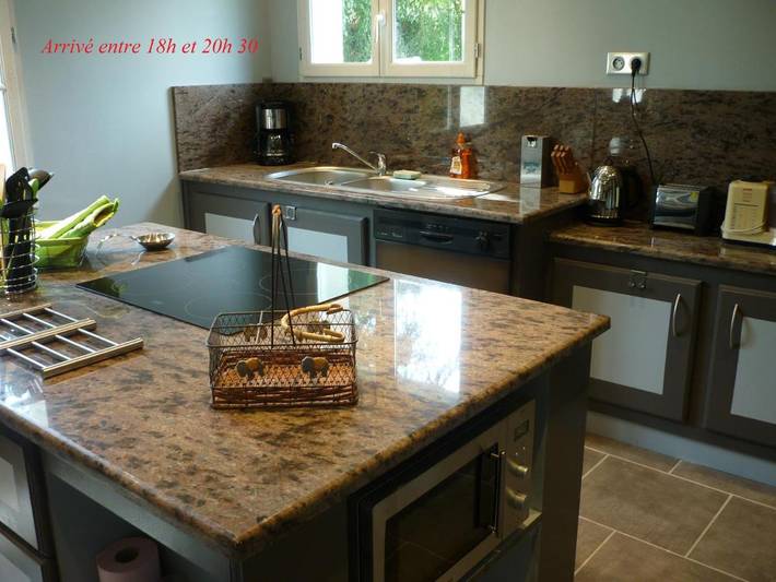 Gîte pour 2 personnes, avec piscine ainsi que jardin et vue, animaux acceptés à Arbonne-la-Forêt - 3