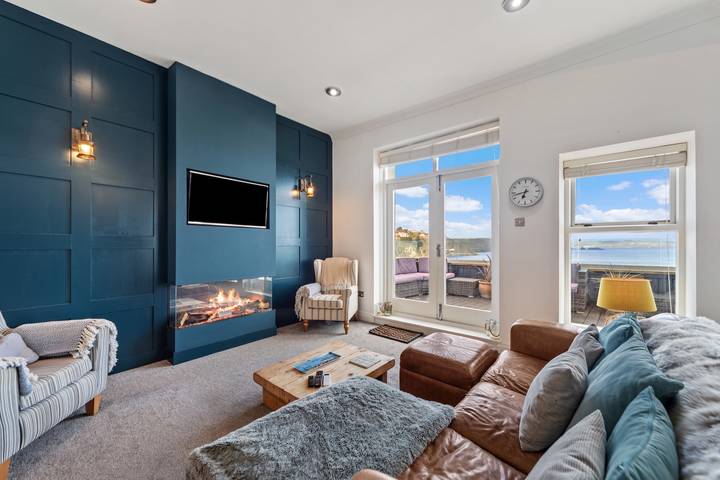 Apartment for 4 people, with balcony and view as well as ocean view in Tenby
