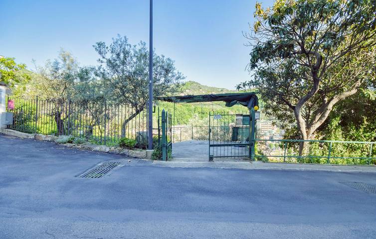 Appartamento intero, Accogliente appartamento sulla spiaggia con terrazza e parcheggio in Recco, Riviera di Levante