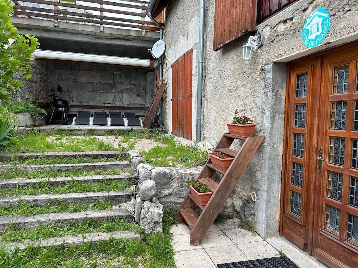 Appartement entier, Gîte 5 chambres avec salle de jeux in Gresse-en-Vercors, Parc naturel régional du Vercors