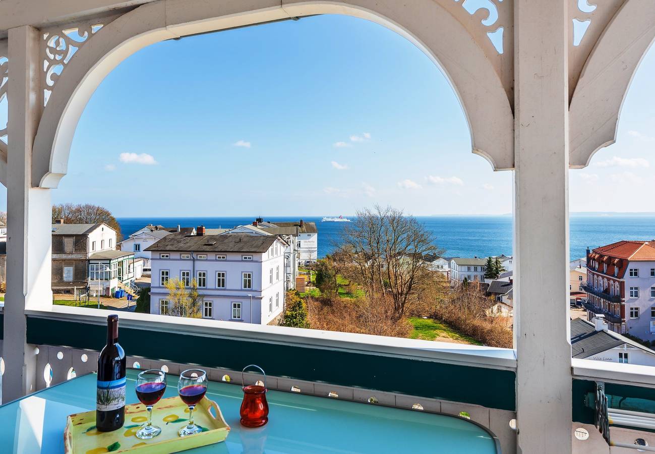 Ganze Wohnung, Ferienwohnung "Villa Bella Vista - Meerblick 4" mit Meerblick, Balkon und Wlan in Sassnitz, Nationalpark Jasmund