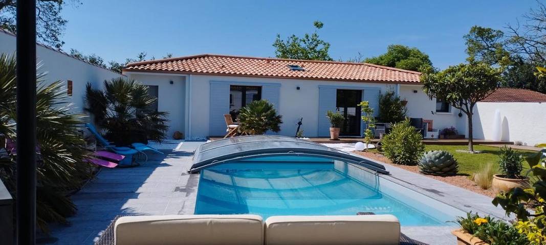 Maison d’hôte pour 2 personnes, avec jardin ainsi que terrasse et piscine