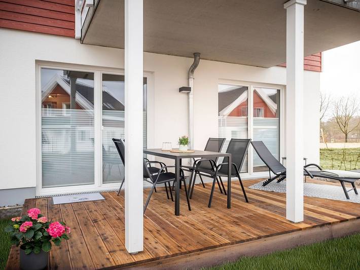 Ferienwohnung für 6 Personen, mit Whirlpool und Terrasse sowie Sauna und Seeblick