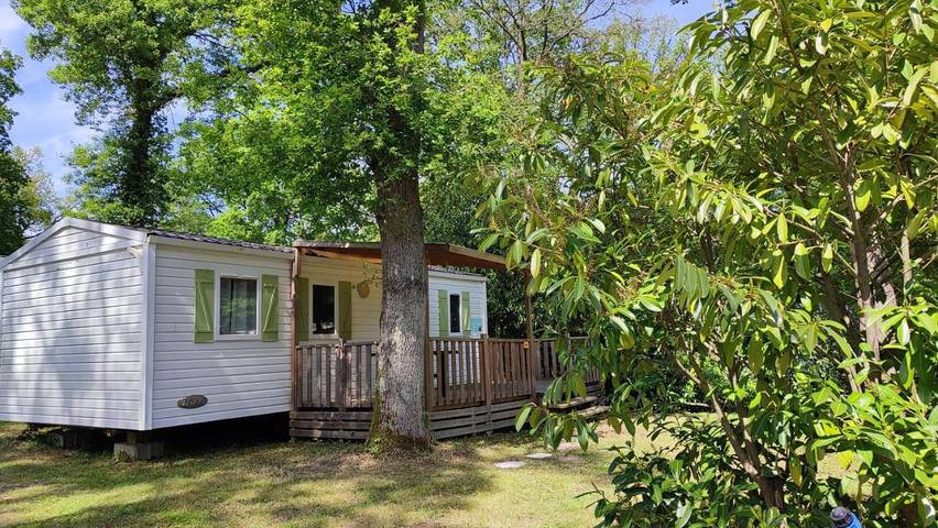 Camping pour 6 personnes, avec jardin ainsi que terrasse et piscine dans Essonne - 4