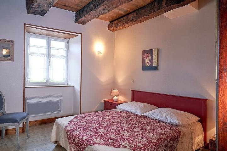 Gîte pour 9 personnes, avec jardin, animaux acceptés à Saint-Pierre-de-Côle - 4