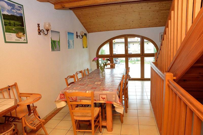 Gîte de 100m2 : Parking, TV, Internet, Près du lac in Grande-Rivière, Parc naturel régional du Haut-Jura