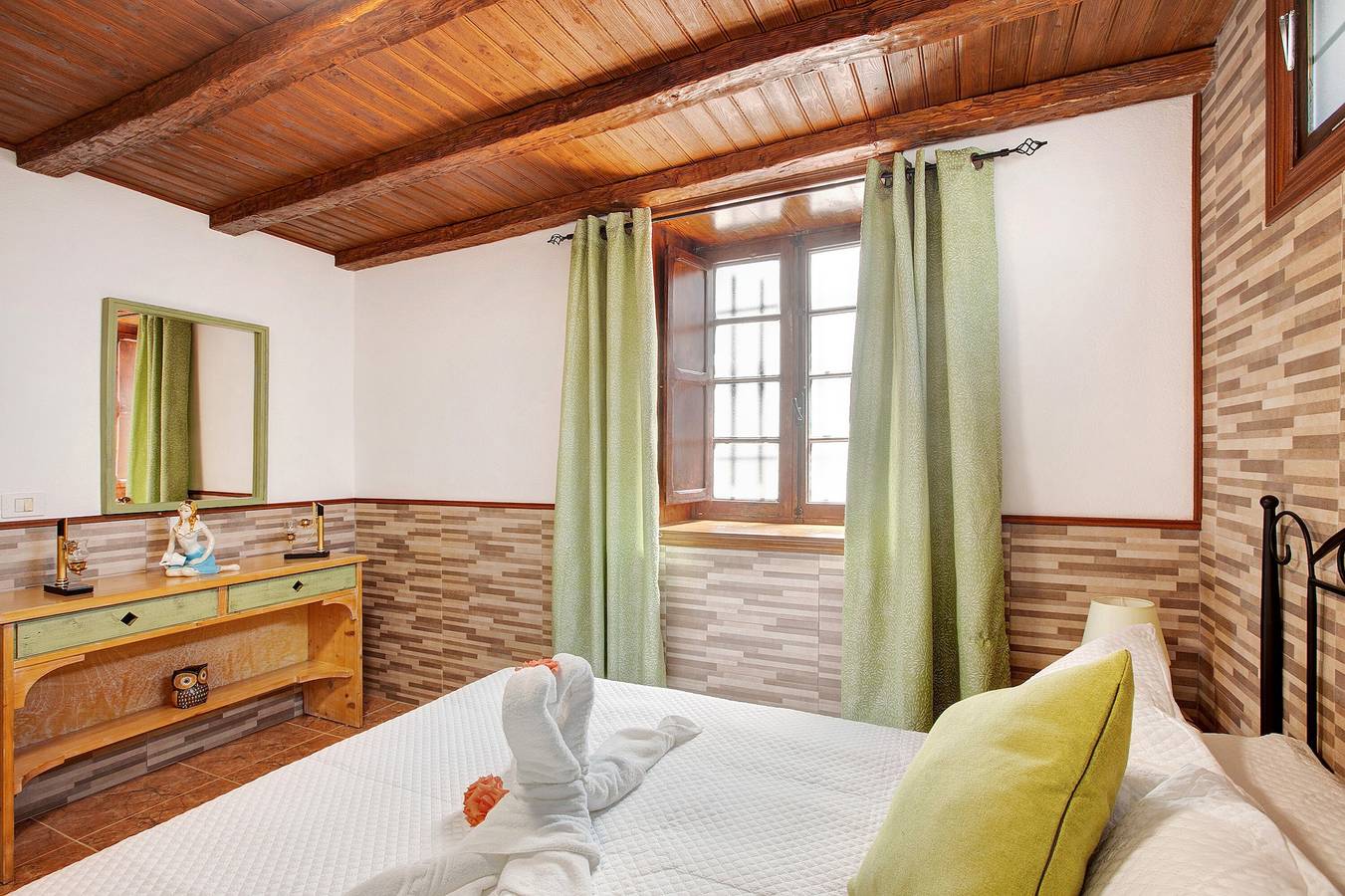 Casa vacacional Los diablitos 2B - Ideal familias, con vistas a la montaña, balcón y Wi-Fi in San Juan de la Rambla, Tenerife Norte