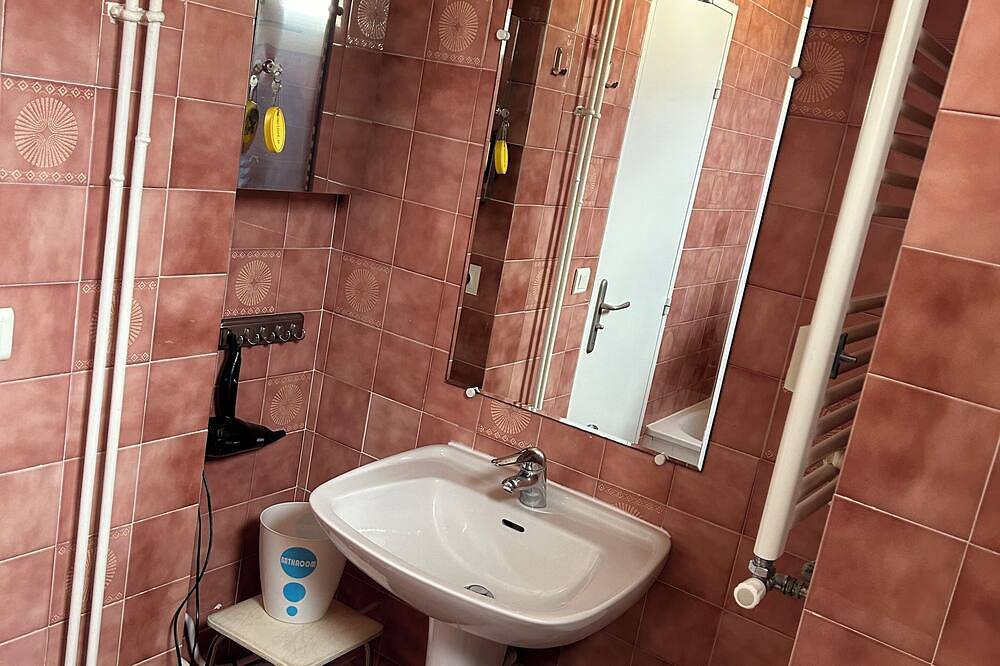 Appartement entier, Vue mer et la plage à 5 minutes à pieds, la mer ludique et pratique in Roquebrune-Cap-Martin, Côte méditerranéenne (France)