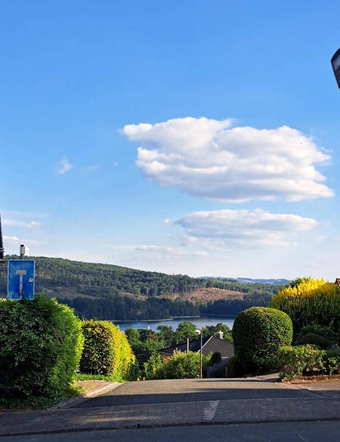 Ferienwohnung für 2 Personen, mit Terrasse und Seeblick am Sorpesee