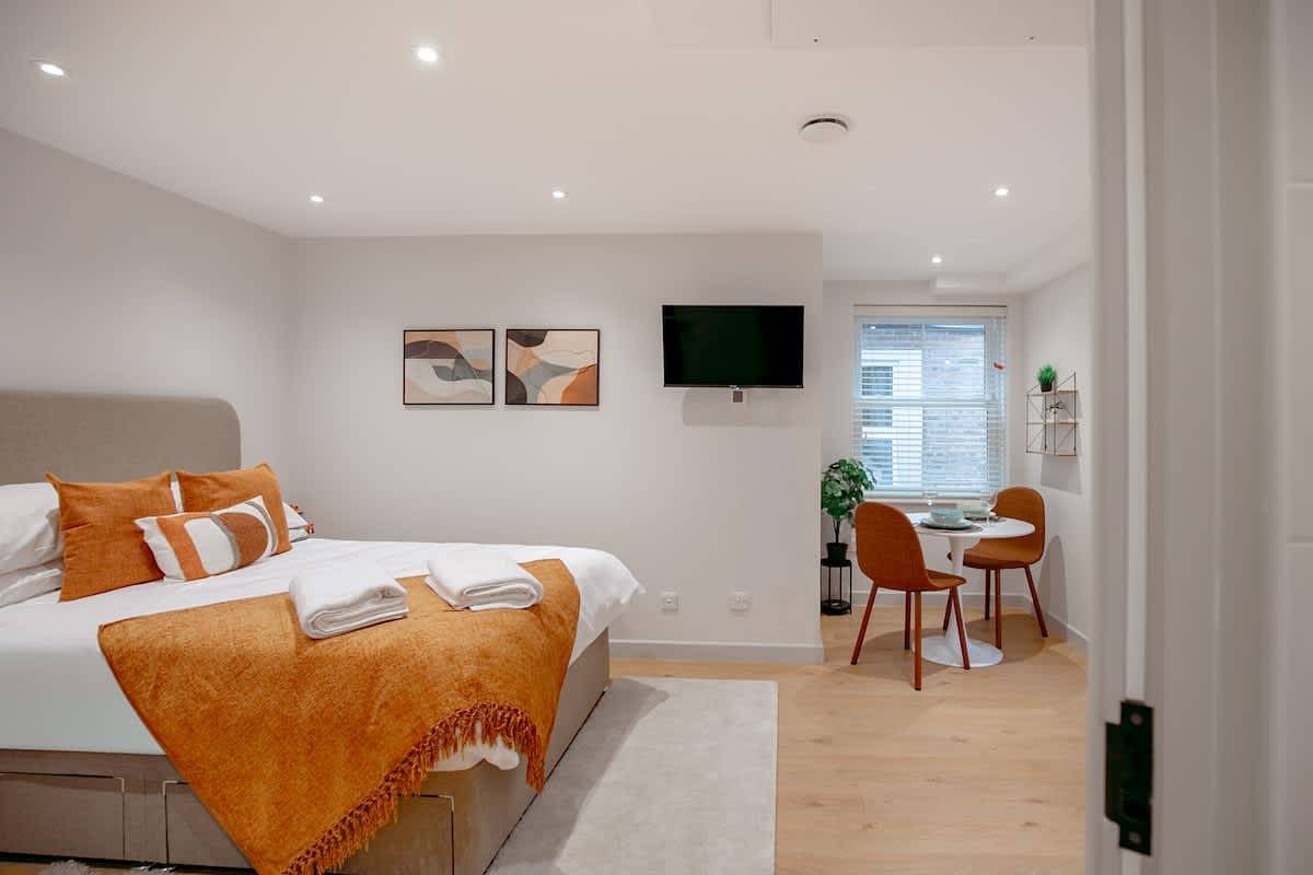 Entire apartment, Lindenstone | Ground Floor Accessible Studio in Kent