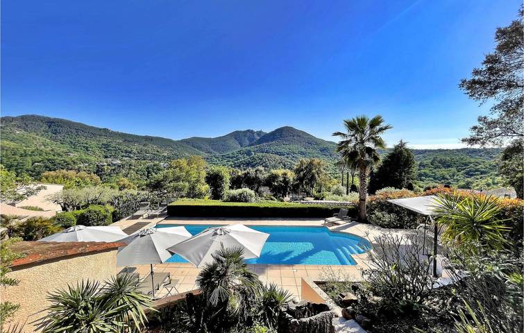 Location de vacances pour 8 personnes, avec sauna et terrasse à Les Adrets-de-l'Estérel - 2