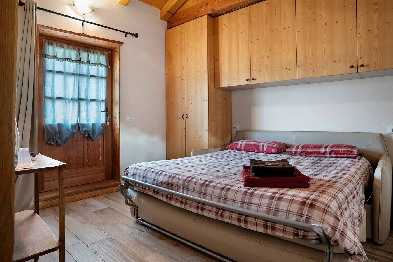 Zimmer 'Camera Quadra' mit Bergblick, Balkon und Wi-Fi in Arsiè, Belluno Provinz