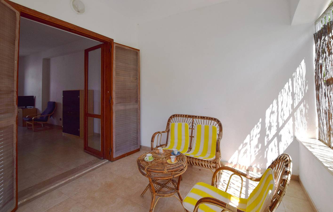 Gemütliches Apartment am Strand mit Garten und Parkplatz in Stalettì, Catanzaro Provinz