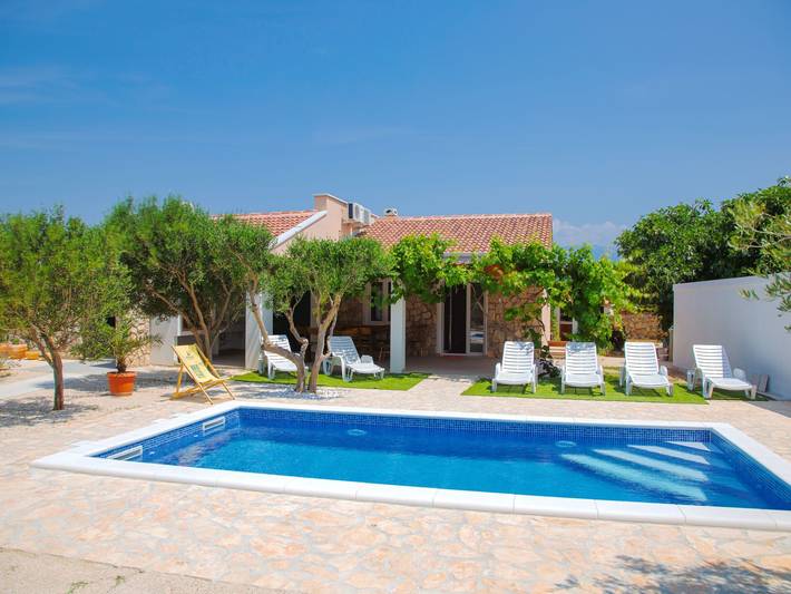 Ferienhaus für 10 Personen, mit Garten und Pool