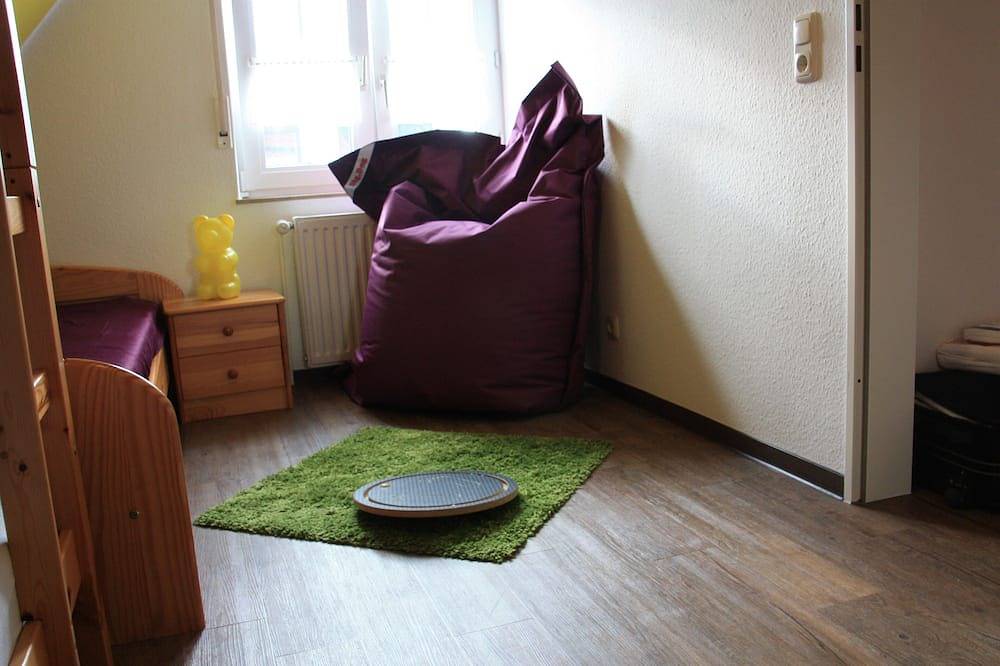 Großzügiges Ferienhaus im Herzen von Dangast; 200 vom Strand; kinderfreundlich in Nordseebad Dangast, Varel