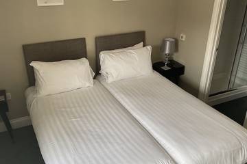 Holiday Home for 4 People in Bournemouth, South West England, Photo 2