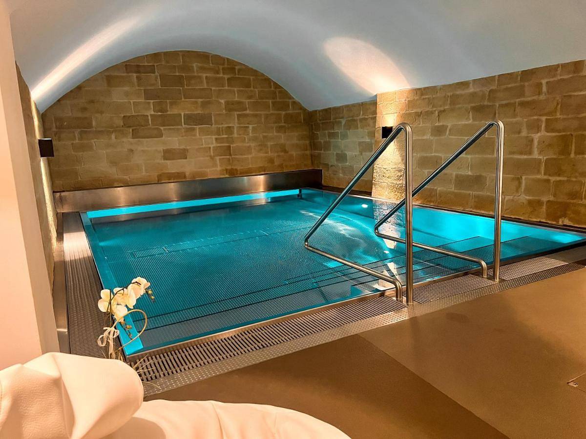 Ganze Wohnung, Moderne Altbauwohnung im Zentrum von Bern mit Wellness in Bern, Berner Oberland