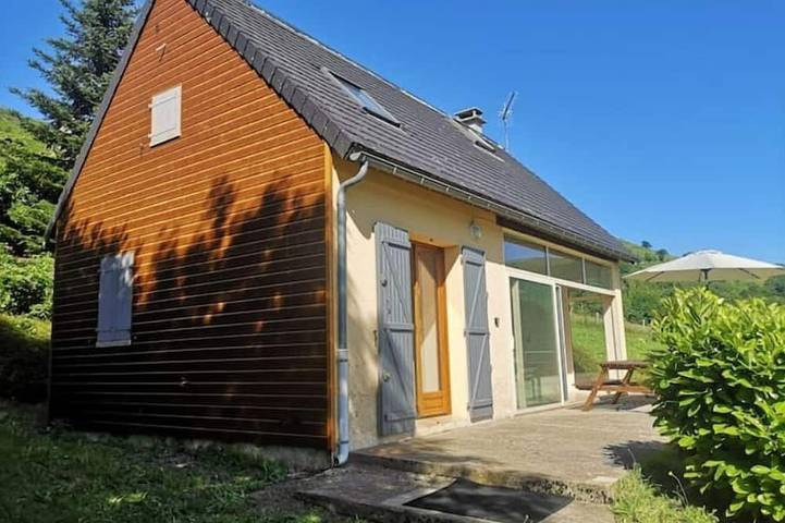 Location de vacances pour 6 personnes, avec Terrasse et Jardin à Saint-Paul-de-Salers