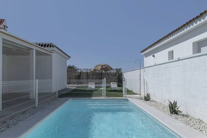 Landhaus 'Noah' mit privatem Pool, Parkplatz für 2 Autos, privater Terrasse und WLAN in Conil de la Frontera, Costa de la Luz