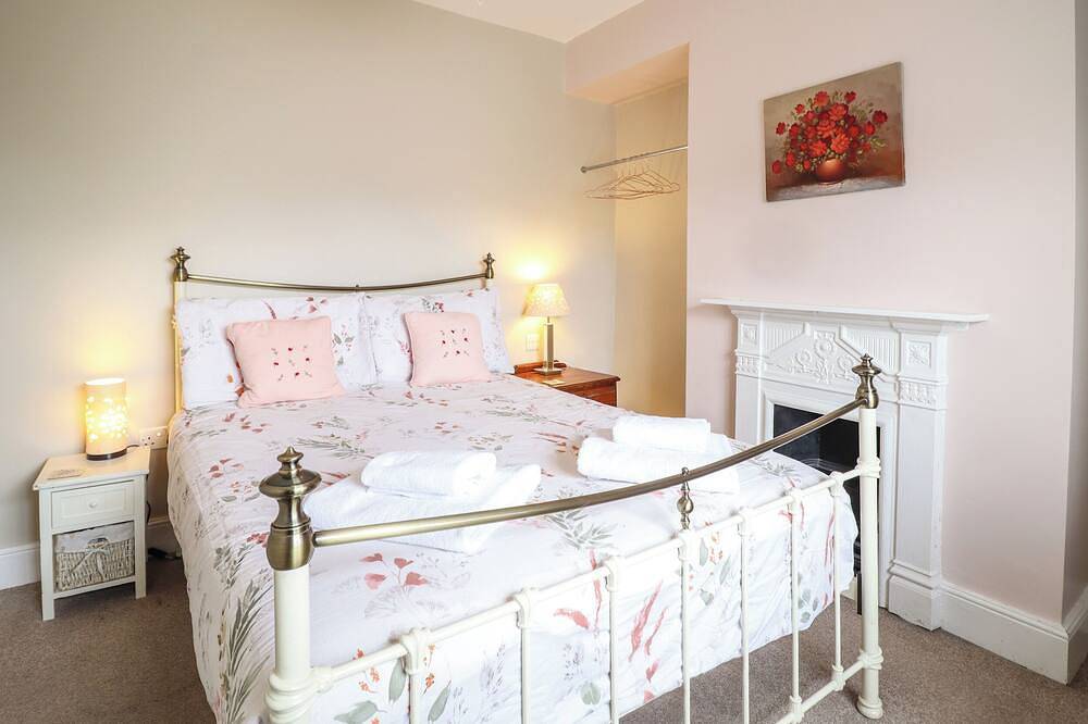 Artro View, family friendly, character holiday cottage in Llanbedr in Llanbedr, Snowdonia