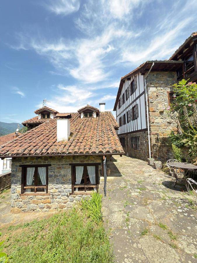 Casa rural para 6 personas, con jardín además de vistas y piscina en Camaleño - 2