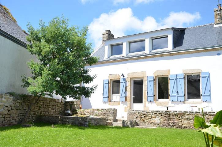 Gîte pour 5 personnes, avec terrasse ainsi que jardin et piscine - 1