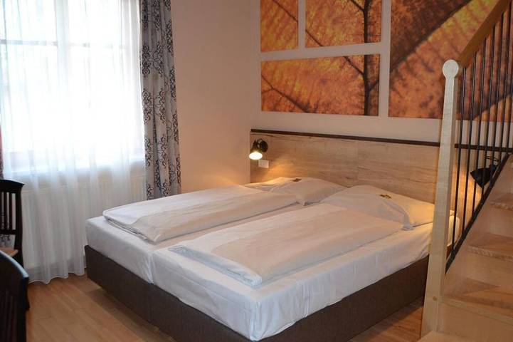 Doppelzimmer mit Dusche, Wc - Jufa Hotel Fürstenfeld ***s in Fürstenfeld, Steirerland