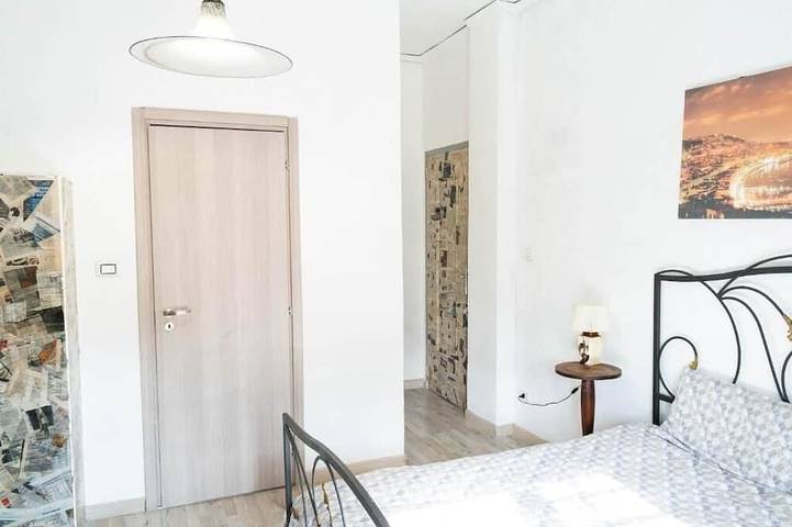 Apartamento entero, Room with private bathroom - Brown in Nápoles, Provincia de Nápoles