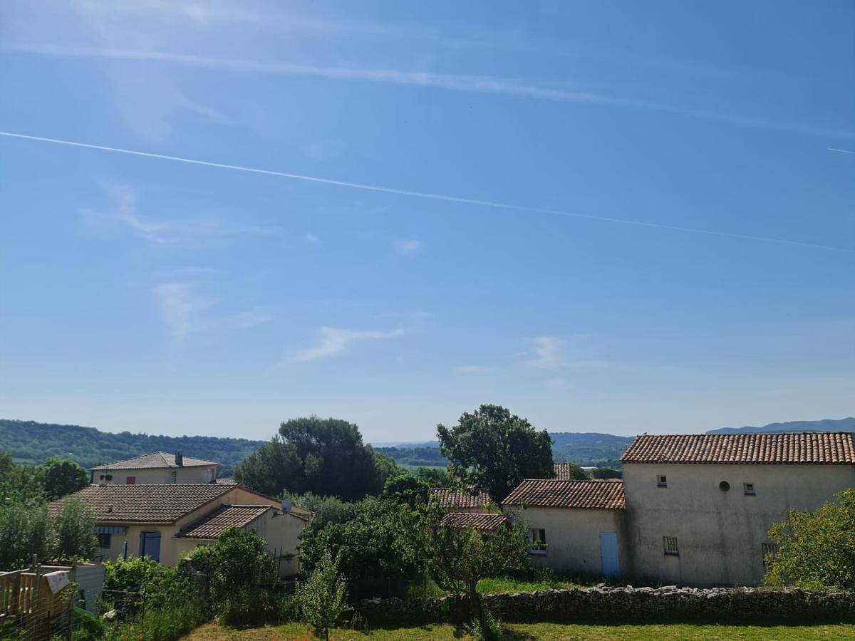 Appartement entier, One-Bedroom Apartment in Forcalquier, Parc naturel régional du Luberon