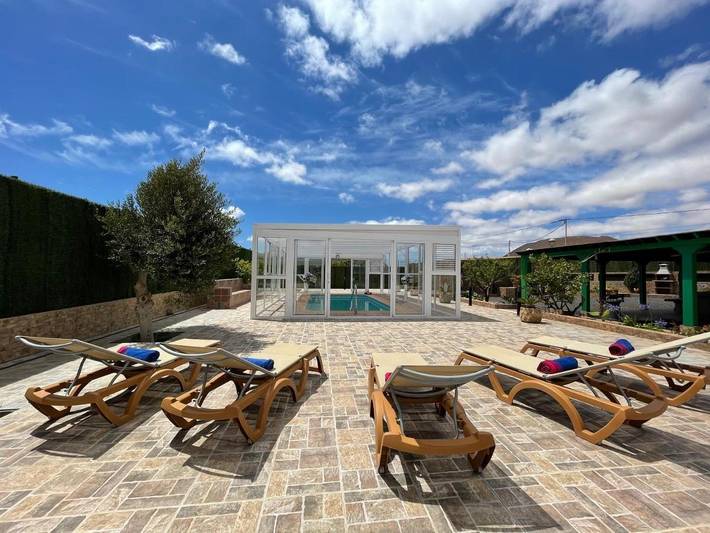 Chalet para 6 personas, con piscina y jardín en Antigua