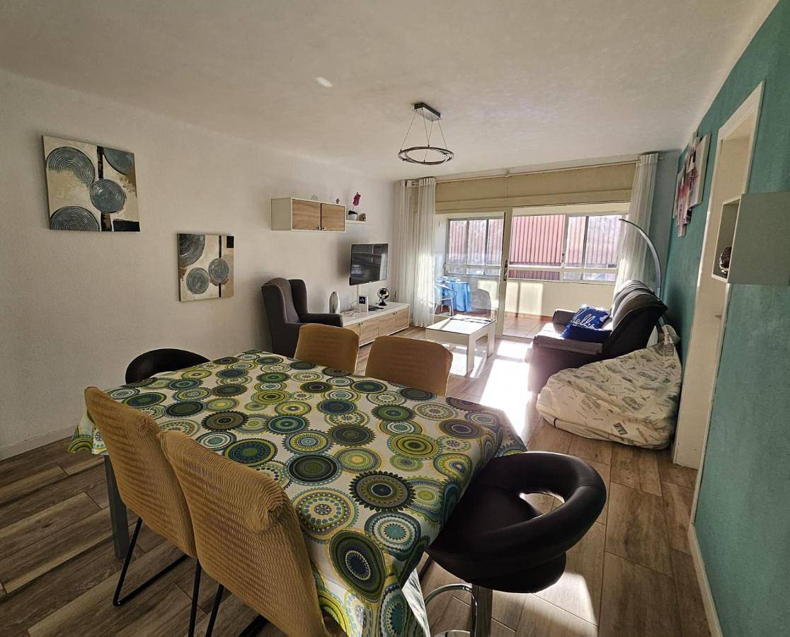 Apartamento entero, Three-Bedroom Apartment in Figueras, Alt Empordà