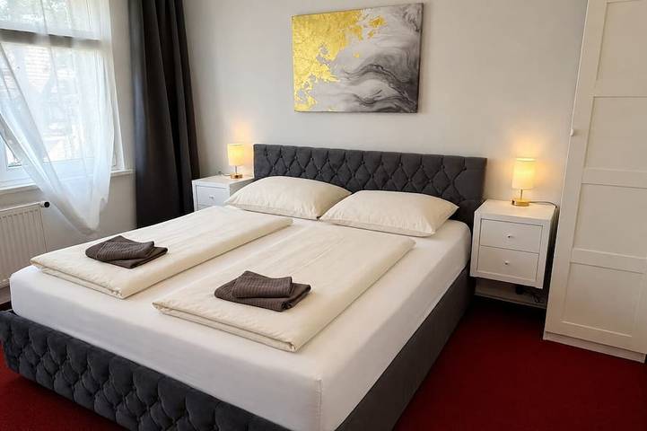 Appartement entier, Apartment for 4 people with kitchen & balcony, view of the Elbe & free Wi-Fi in Laubegast, Dresde