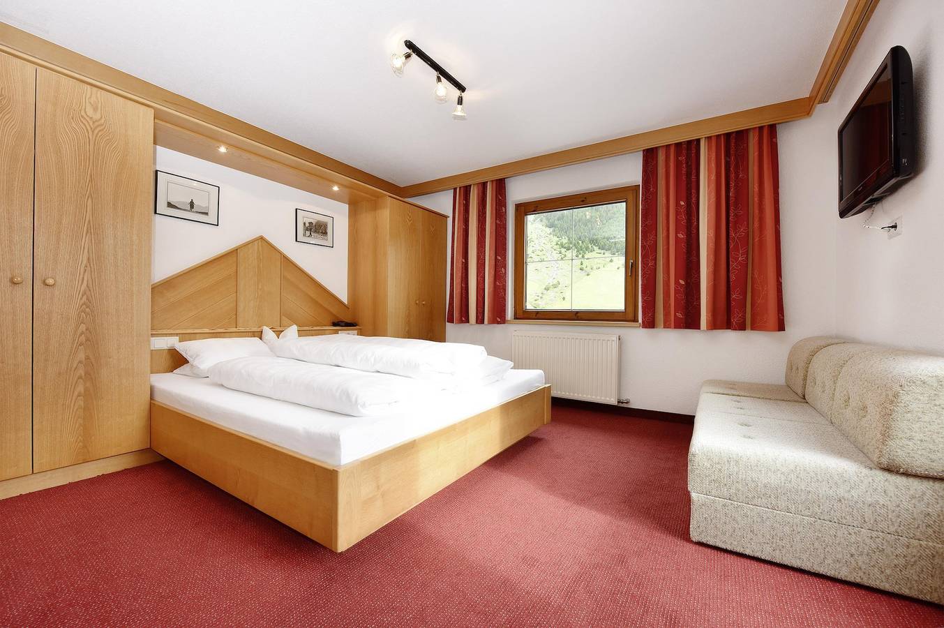 Ganze Ferienwohnung, App. 1 Philipp (1-5 Per.) 1 Schlafraum, Du,Wc in Galtür, Verwall