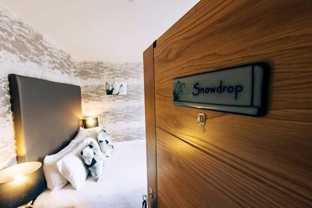 Entire apartment, The Tower - Snowdrop Room in Crieff, Perthshire