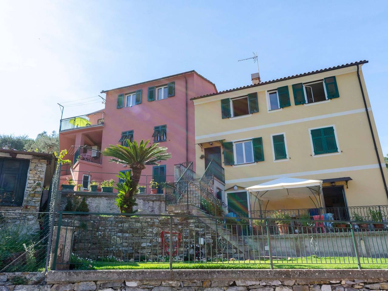 Entire apartment, Wohnung im zweiten Stock mit Parkplatz und Garten in San Massimo (Rapallo), Rapallo