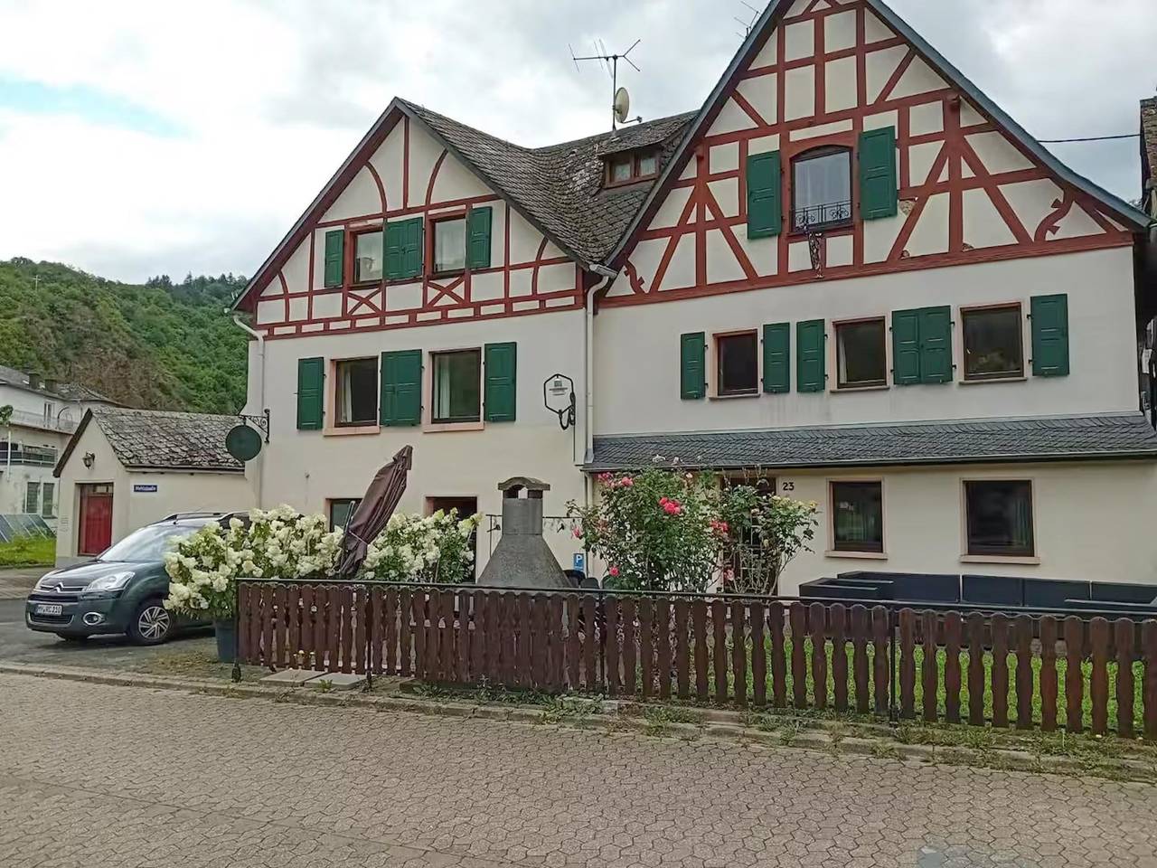 Geräumiges Haus direkt an der Mosel in Burg Eltz, Burgen (Mosel)