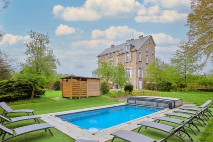 Location de vacances pour 24 personnes, avec jardin et terrasse dans Forrières