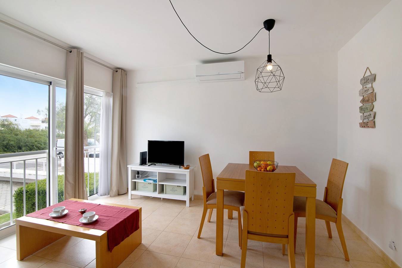 Appartement entier, Appartement 'Costa Cabanas 1' près de la plage avec piscine partagée & Wi-Fi in Cabanas de Tavira, Conceição e Cabanas de Tavira