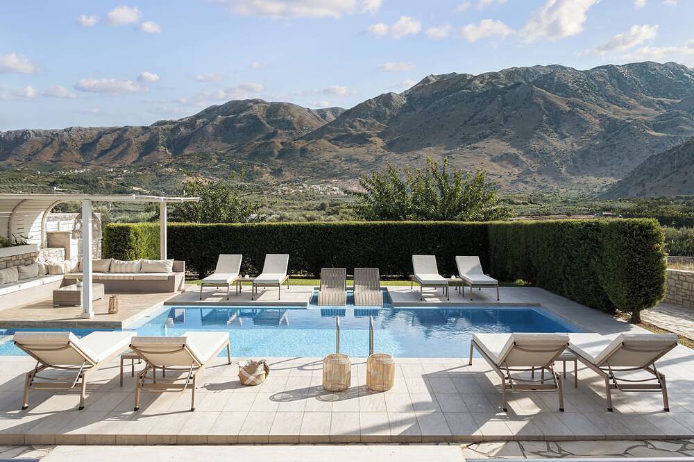Familienfreundliche Villa mit großem Pool in idyllischer Umgebung, Meer- / Bergblick in Chania und Umgebung