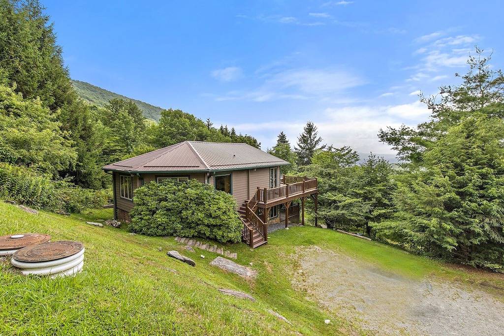 3Br Mountain Home mit Weitblick, in der Nähe von Sehenswürdigkeiten in Blue Ridge Parkway, Seven Devils