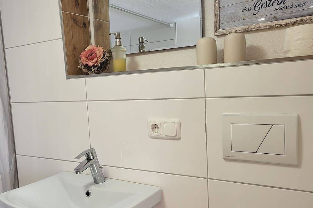 Klatschmohnzimmer mit Doppelbett - Ferienhof Müller Vorderburg in Rettenberg, Bayerisch Schwaben
